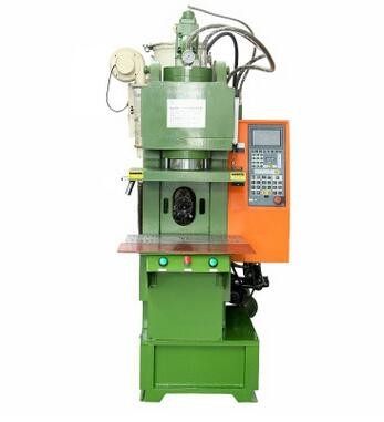 4.35Kw Vertical Injection Molding Machine 4.4 Ton 190mm Injection Rate